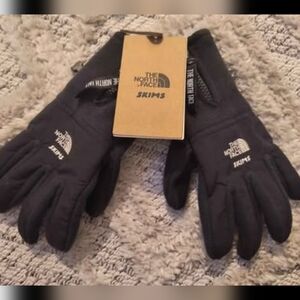 The SKIMSxNorth Face Black Gloves